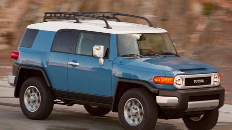 2014 Toyota FJ Cruiser Front Right Side in Blue